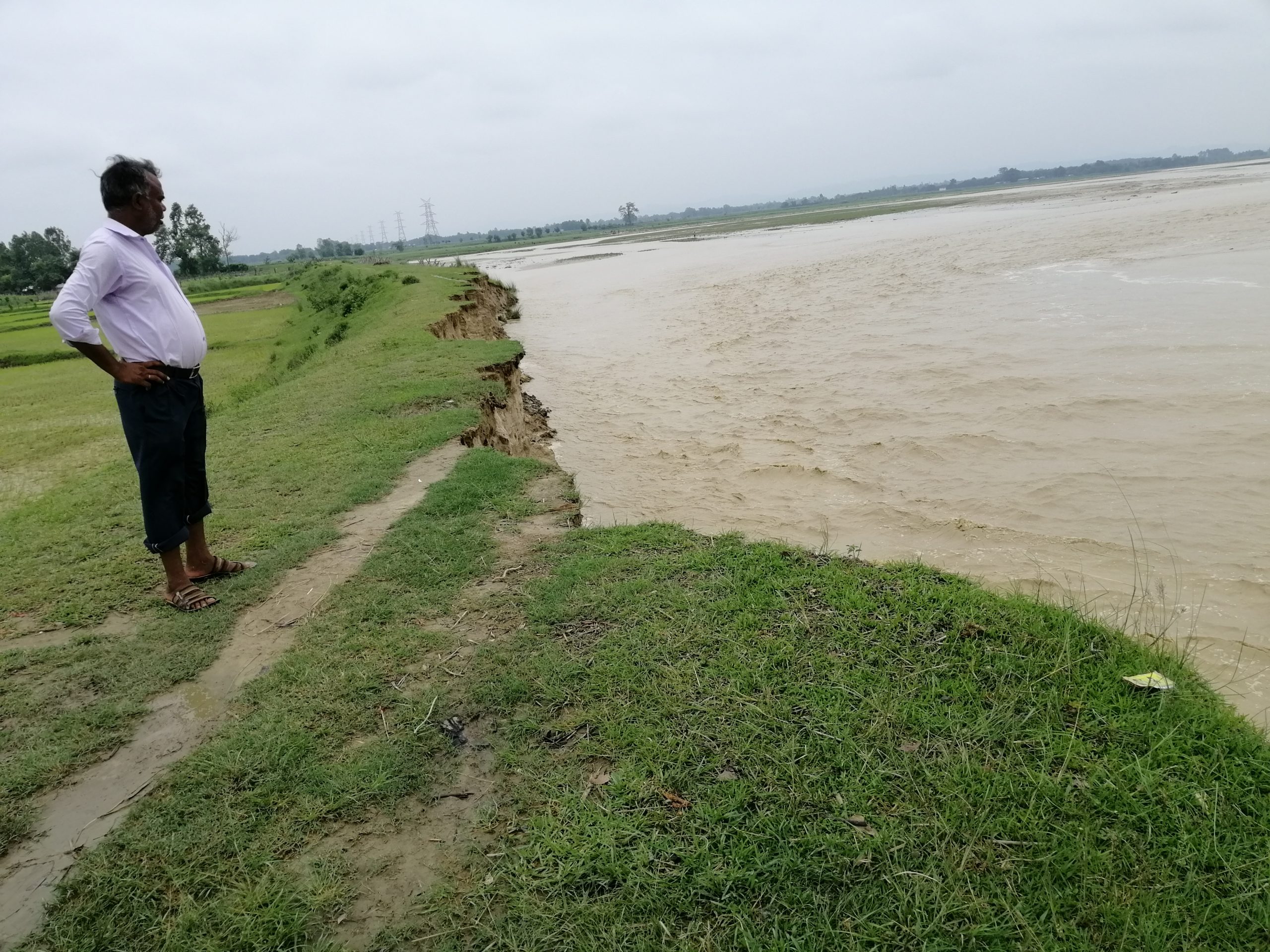 लाहान ४ स्थित सुकुम्बासी टोल ईस्लामपुर र सुन्दरपुर बाढीको उच्च जोखिममा