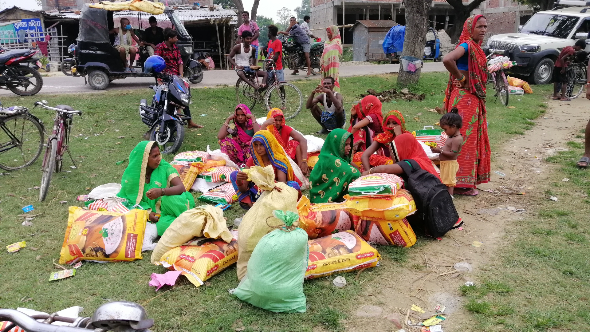 सखुवानन्कारकट्टी गा.पा अध्यक्ष यादवको पहलमा चु जी द्वारा दलितलाई राहत