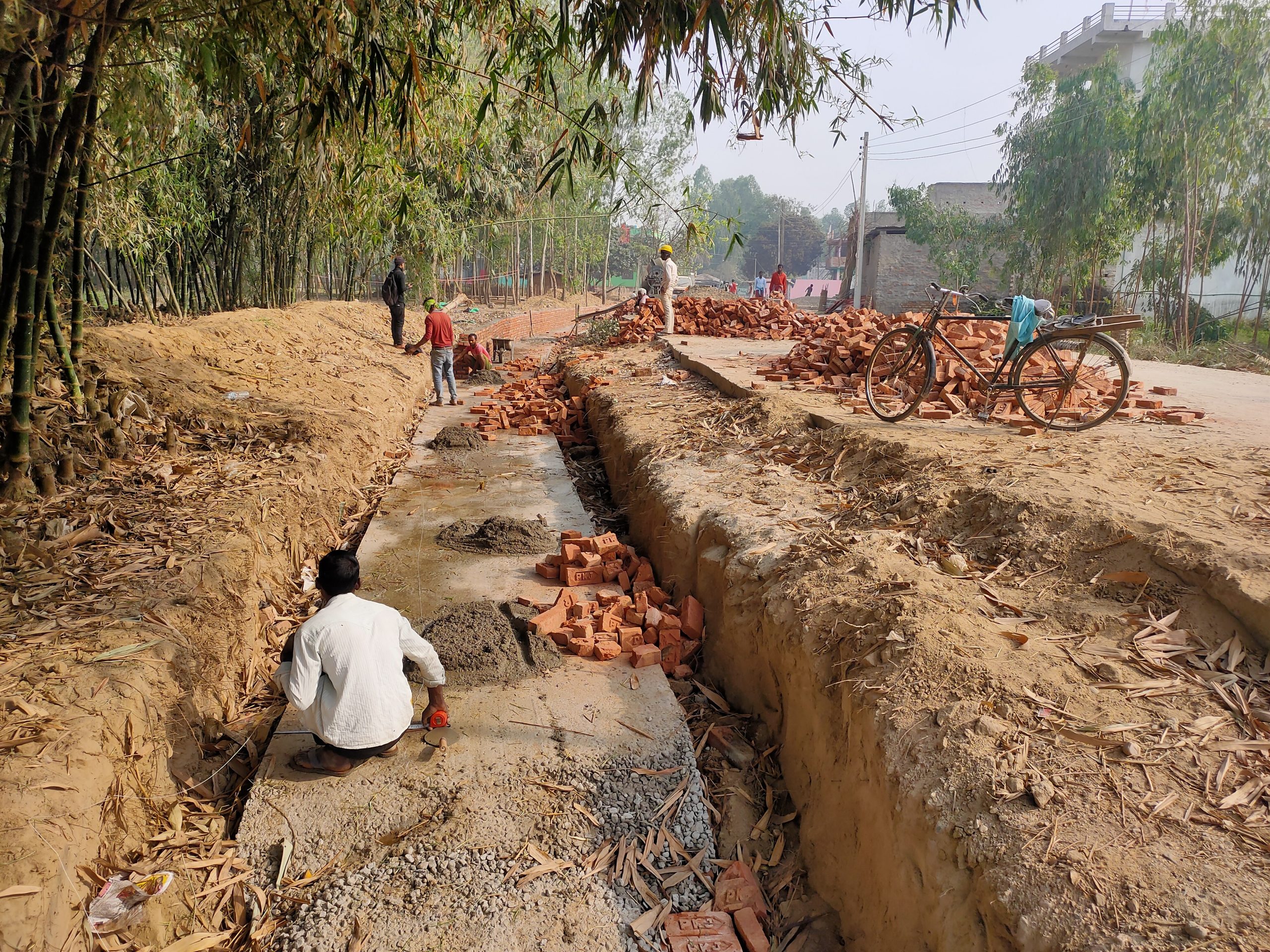 रौतहटको कटहरियामा कराडौंको लगानीमा निर्माण भईरहेको नाला गुणस्तरहीन