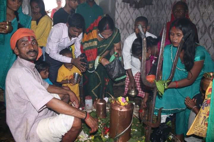 साउनको अन्तिम सोमबार आजदिन भरी शिवालयहरुमा भक्तजनको भिडभाड