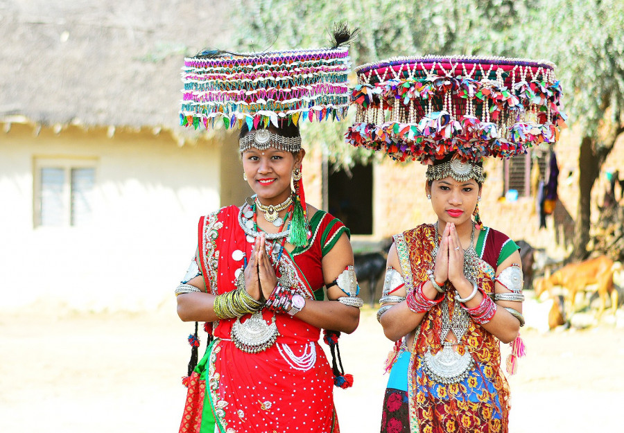 थारु समुदायमा आज माघीको रौनक (फोटो फिचर )