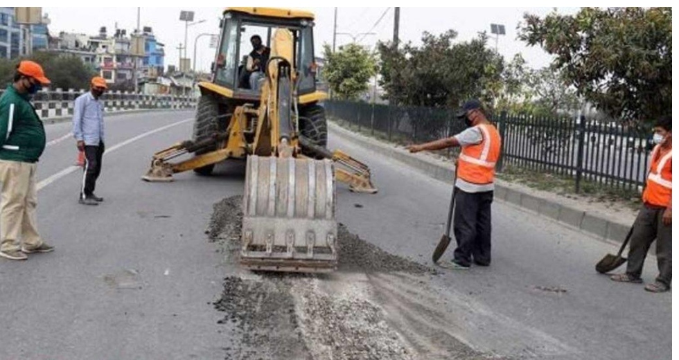 असारदेखि भदौ मसान्तसम्म सडक खन्नेलाई कारबाहीे