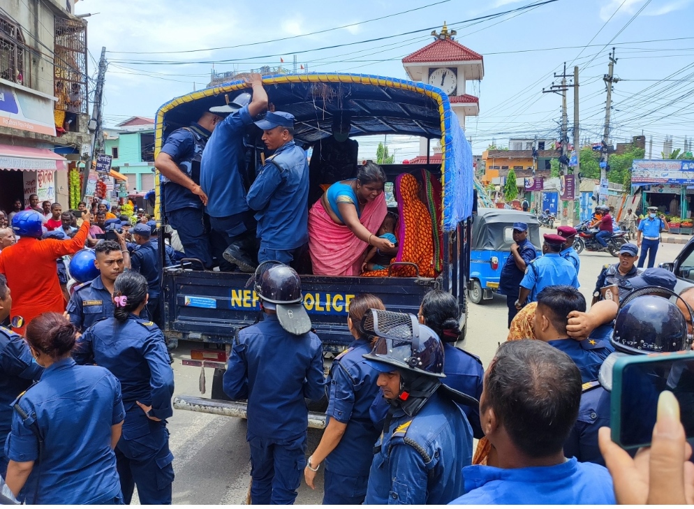 जनकपुरबाट पक्राउ परेका १२१ जना अभियानी रिहा